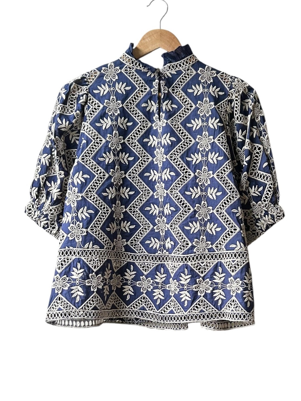 Rare Sea New York Navy Blue Cream Crochet Eyelet Lace Zippy Short Sleeve Top M - Picture 6 of 15